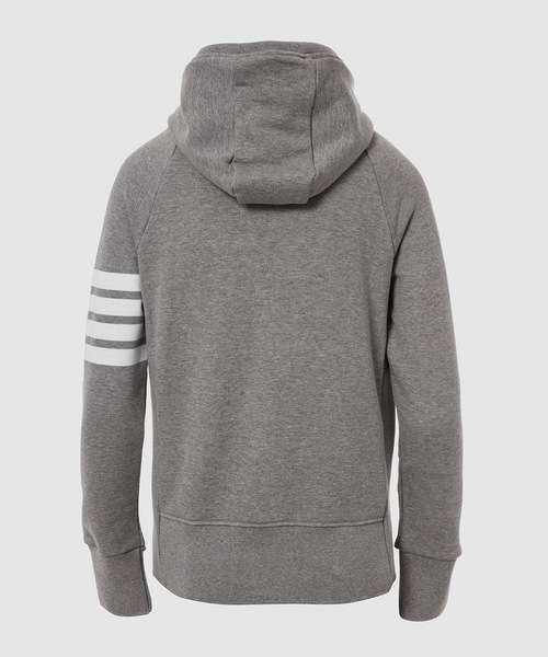 THOM BROWNE(トムブラウン)の「CLASSIC FULL ZIP HOODIE WITH ENGINEERED 4 BAR SLEEVE IN CLASSIC LOOP BACK(パーカー・メンズ・ライトグレー/ネイビー・0/1/2)」の3枚目の写真