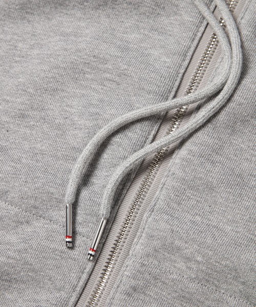 THOM BROWNE(トムブラウン)の「CLASSIC FULL ZIP HOODIE WITH ENGINEERED 4 BAR SLEEVE IN CLASSIC LOOP BACK(パーカー・メンズ・ライトグレー/ネイビー・0/1/2)」の6枚目の写真