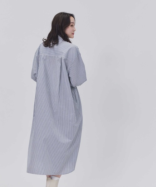 HONEYSUCKLE ROSE（ハニーサックルローズ）の「【HONEYSUCKLE ROSE】長袖シャツワンピース（シャツ/ブラウス・レディース・ホワイト/ホワイト×ブルー/ネイビー×ホワイト・M/L）」の4枚目の写真