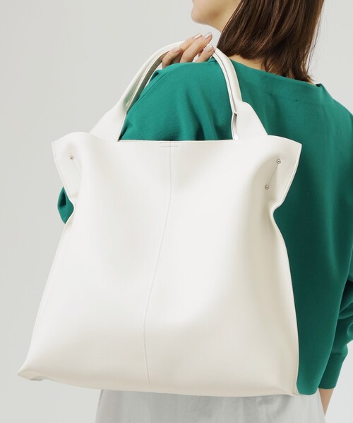 CAST:（キャストコロン）の「バイカラーソフトトートバック（トートバッグ・レディース・シルバー/ベージュ/ネイビー・FREE）」の6枚目の写真