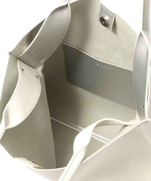 CAST:（キャストコロン）の「バイカラーソフトトートバック（トートバッグ・レディース・シルバー/ベージュ/ネイビー・FREE）」の12枚目の写真