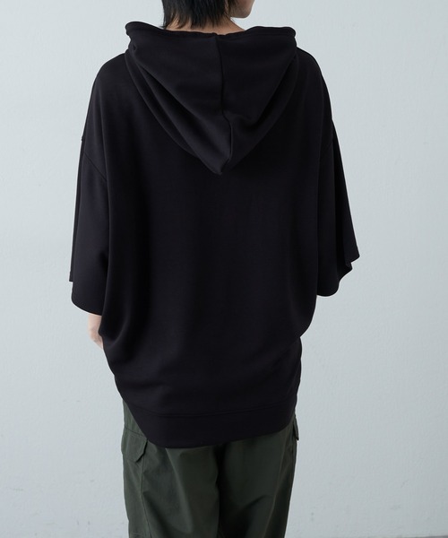 COLONY 2139(コロニートゥーワンスリーナイン)の「ダイバーポンチBIG半袖パーカー(パーカー・メンズ・ホワイト/チャコールグレー/ブラック・MEDIUM/LARGE)」の3枚目の写真