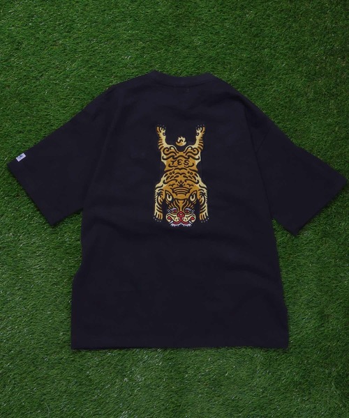 The Endless Summer(エンドレスサマー)の「TES TIBETAN BUHI EMB BIG T-SHIRT / ビッグシルエットTシャツ(Tシャツ/カットソー・メンズ・ブラック/ホワイト/オレンジ/グリーン系その他/ブルー・SMALL/MEDIUM/LARGE/X-LARGE)」の15枚目の写真