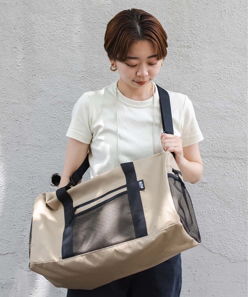 KiU(キウ)の「600D 大容量ボストントラベルバッグ(31L)(ボストンバッグ・メンズ・ベージュ/ブラック/カーキ/ブラック系その他/ブルー系その他/アニマル/カラフル/ブラック×ライム/ブラック×カーキ/ブラック系その他2/ブラック系その他3・FREE)」の15枚目の写真