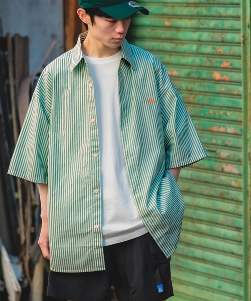 improves(インプローブス)の「ワンポイント 刺しゅう ストライプ オーバーサイズ 半袖シャツ(シャツ/ブラウス・メンズ・グリーン/サックスブルー・MEDIUM/LARGE/X-LARGE)」の3枚目の写真
