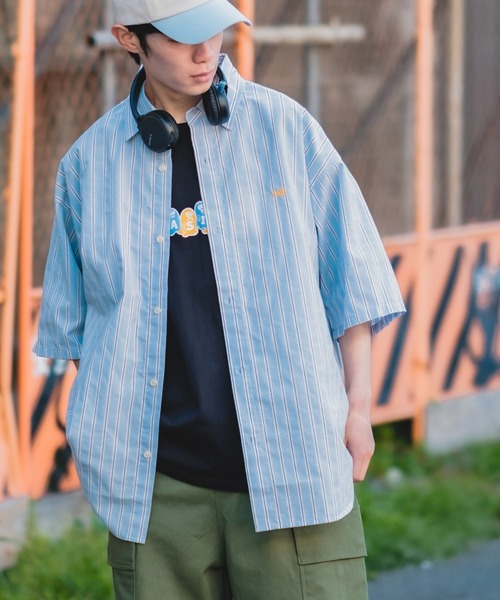 XLARGE 胸元ワンポイントロゴ ストライプ 半袖Tシャツ 定番◎ XLARGE 胸元ワンポイントロゴ ストライプ 半袖Tシャツ 定番◎