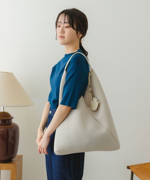 RODE SKO(ロデスコ)の「サンカクメッシュトートバッグ(トートバッグ・レディース・オフホワイト/ブラック/ベージュ・ONE)」の4枚目の写真