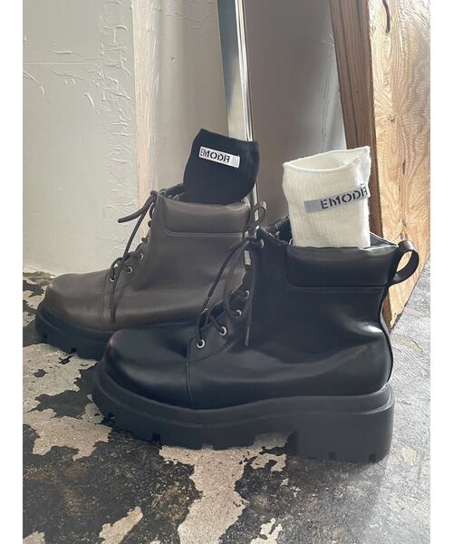 EMODA(エモダ)の「サイドロゴロングソックス(ソックス/靴下・レディース・その他・FREE)」の4枚目の写真