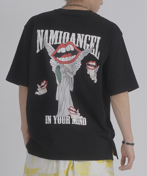 RE730(アールイーセブンサーティー)の「RE730 エンジェルになったなみおくん 半袖Tシャツ(Tシャツ/カットソー・メンズ・ブラック/オフホワイト・MEDIUM/LARGE/X-LARGE)」の4枚目の写真