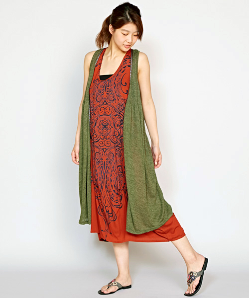 チャイハネ(チャイハネ)の「【チャイハネ】フォークロアテープロングベスト / ロングジレ(ベスト・レディース・ホワイト/オレンジ/ブルー/ブラック/グリーン・FREE)」の4枚目の写真