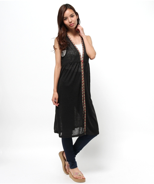 チャイハネ(チャイハネ)の「【チャイハネ】フォークロアテープロングベスト / ロングジレ(ベスト・レディース・ホワイト/オレンジ/ブルー/ブラック/グリーン・FREE)」の3枚目の写真