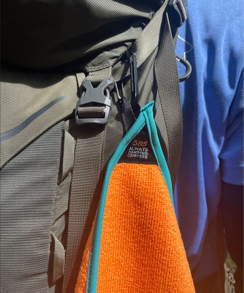 entre square（アントレスクエアー）の「bcl / 585 サンカクハンドタオル マイクロファイバー（アウトドアグッズ・レディース・オレンジ/グリーン/パープル/グレー・ONE SIZE）」の12枚目の写真