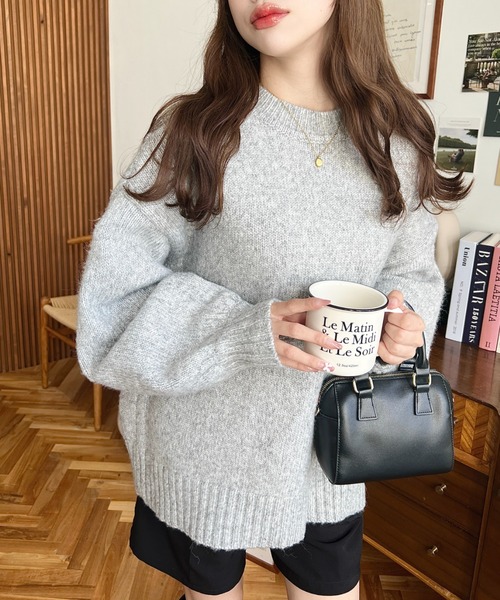 moment+（モーメントプラス）の「ゆったりもちもちミックスカラーニットプルオーバー(自宅で洗えるウォッシャブル加工)（ニット/セーター・レディース・ブルー/ライトブルー/アイボリー/パープル/ピンク/チャコールグレー/イエロー/オレンジ/グレー/ベージュ/レッド/ブラウン・M/L）」の4枚目の写真