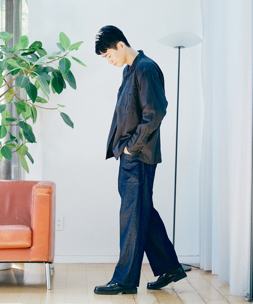 JOURNAL STANDARD relume（ジャーナルスタンダード　レリューム）の「【ARMY TWILL / アーミーツイル】別注 コットンスラブシャツ（シャツ/ブラウス・メンズ・カーキ/ホワイト×ホワイト/ブラックミックス・MEDIUM/LARGE）」の21枚目の写真