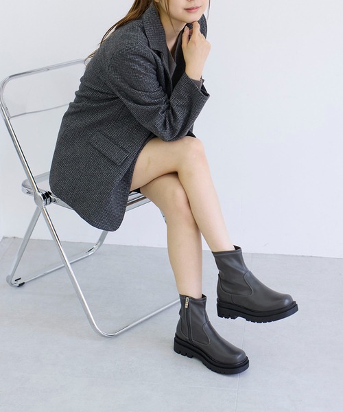 noyau(ノヤウ)の「厚底プラットフォームブーツ(ブーツ・レディース・ベージュ/ブラック/ダークグレー・L/M/LL/S)」の4枚目の写真