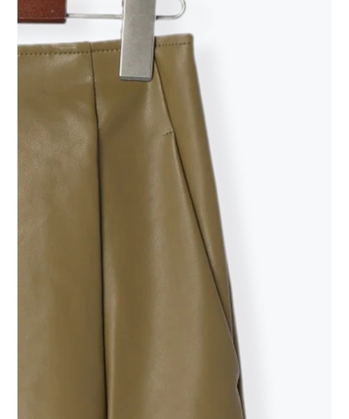 Te chichi（テチチ）の「エコレザーIラインスカート（スカート・レディース・ブラック/カーキ・M/S）」の5枚目の写真