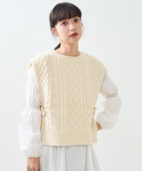 かぐれ　ケーブルニットベスト(ベージュ) ケーブル編み ニットベスト ベージュ系 前開き｜Yahoo!フリマ（旧