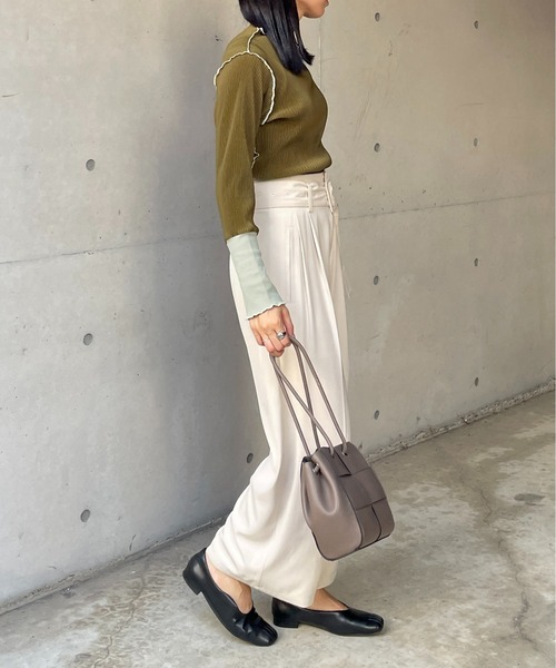 Thevon(ゼボン)の「袖先配色プリーツメロープルオーバー(Tシャツ/カットソー・レディース・チャコールグレー/ブルー/オリーブ/ベージュ/ライトベージュ・FREE)」の14枚目の写真