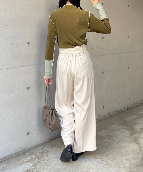 Thevon(ゼボン)の「袖先配色プリーツメロープルオーバー(Tシャツ/カットソー・レディース・チャコールグレー/ブルー/オリーブ/ベージュ/ライトベージュ・FREE)」の13枚目の写真