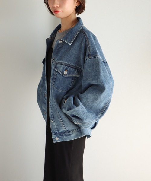 COURO(コウロ)の「10ozオーバーサイズデニムジャケット(デニムジャケット・レディース・ケミカルウォッシュ/ブルー系・L/M)」の9枚目の写真