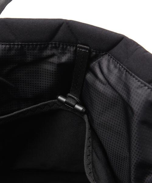 THE NORTH FACE(ザノースフェイス)の「THE NORTH FACE/ザ・ノース・フェイス Geoface Tote ジオフェイストート NM32352(トートバッグ・レディース・グレー/ブラック/ホワイト/アイボリー・FREE)」の14枚目の写真