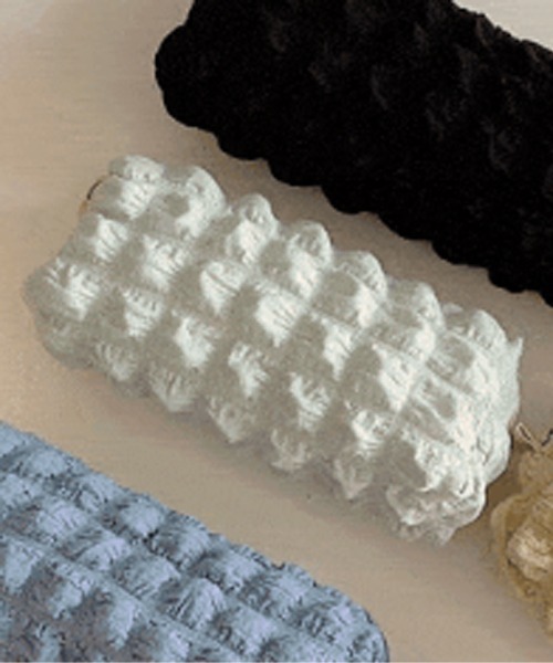 Mayree（メイリー）の「【float】ポコポコ ポップコーン ワンカラー ポーチ ペンケース（ポーチ・レディース・ブラック/サックスブルー/ライトピンク/ミント/マスタード/オフホワイト/ラベンダー・FREE）」の3枚目の写真