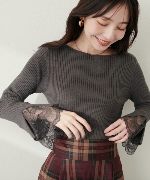natural couture（ナチュラルクチュール）の「前後2WAY袖口レースリブニット（Tシャツ/カットソー・レディース・チャコールグレー/グレー系その他/サックスブルー/その他1/グレイッシュベージュ/ブラック/オフホワイト・FREE）」の4枚目の写真