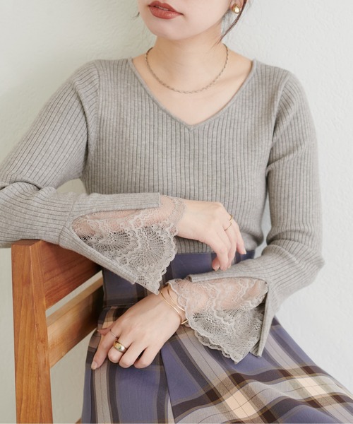 natural couture（ナチュラルクチュール）の「前後2WAY袖口レースリブニット（Tシャツ/カットソー・レディース・チャコールグレー/グレー系その他/サックスブルー/その他1/グレイッシュベージュ/ブラック/オフホワイト・FREE）」の13枚目の写真