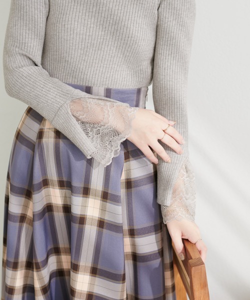 natural couture（ナチュラルクチュール）の「前後2WAY袖口レースリブニット（Tシャツ/カットソー・レディース・チャコールグレー/グレー系その他/サックスブルー/その他1/グレイッシュベージュ/ブラック/オフホワイト・FREE）」の15枚目の写真