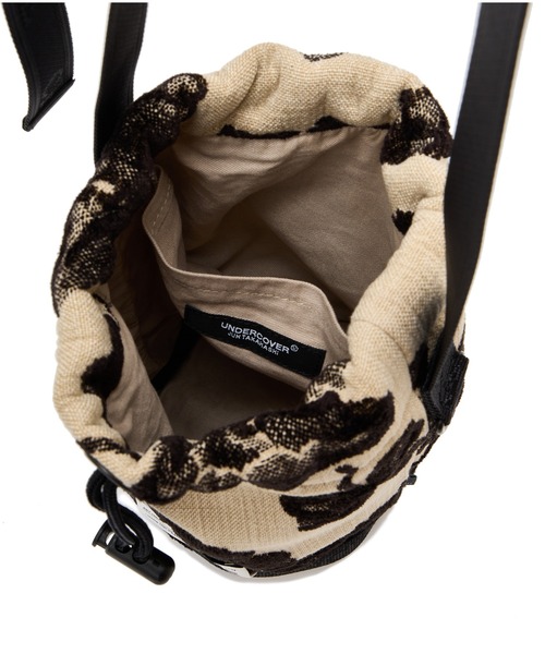 UNDERCOVER（アンダーカバー）の「UC1D4B01-1（ショルダーバッグ・メンズ・ブラック系その他/オフホワイト・FREE）」の4枚目の写真