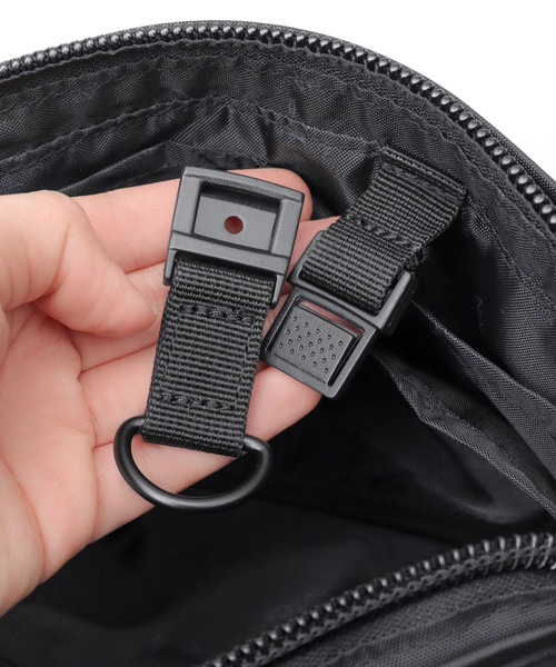 NAUTICA(ノーティカ)の「330Dナイロン 舟型 ミニショルダーバッグ 多収納モデル(ショルダーバッグ・メンズ・ブラック・FREE)」の16枚目の写真
