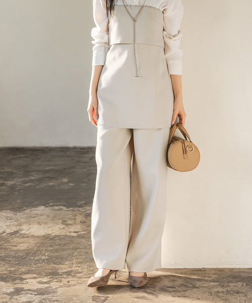 Noble（ノーブル）の「バックサテンカーブシルエットパンツ（スラックス・レディース・ベージュ/ブラック・36/38/40）」の8枚目の写真