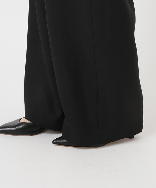 Noble（ノーブル）の「バックサテンカーブシルエットパンツ（スラックス・レディース・ベージュ/ブラック・36/38/40）」の15枚目の写真