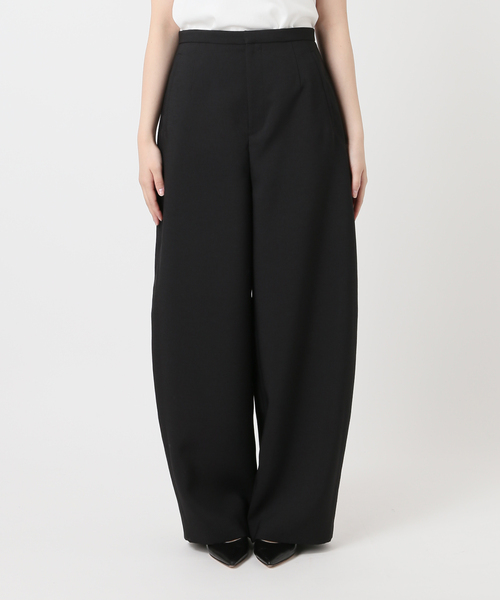 Noble（ノーブル）の「バックサテンカーブシルエットパンツ（スラックス・レディース・ベージュ/ブラック・36/38/40）」の17枚目の写真