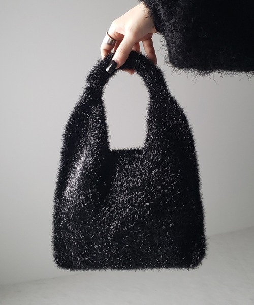 me+em select（ミームセレクト）の「【 ４color 】ラメシャギーニットミニハンドバッグ（ハンドバッグ・レディース・シルバー/ピンク/チャコール/ブラック・FREE）」の3枚目の写真