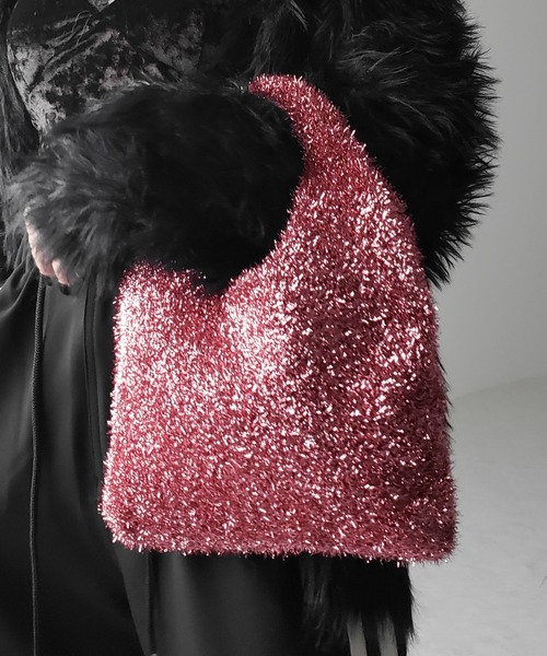 me+em select（ミームセレクト）の「【 ４color 】ラメシャギーニットミニハンドバッグ（ハンドバッグ・レディース・シルバー/ピンク/チャコール/ブラック・FREE）」の9枚目の写真