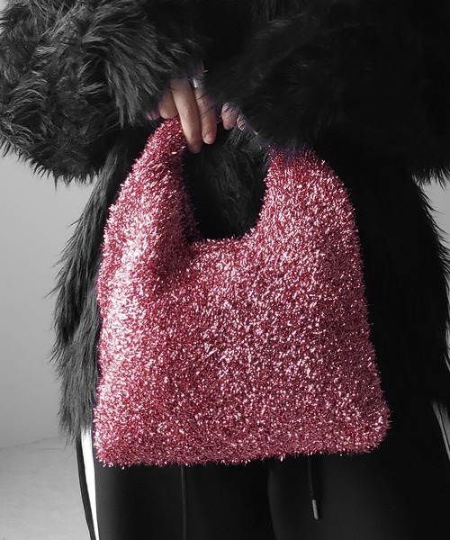 me+em select（ミームセレクト）の「【 ４color 】ラメシャギーニットミニハンドバッグ（ハンドバッグ・レディース・シルバー/ピンク/チャコール/ブラック・FREE）」の10枚目の写真