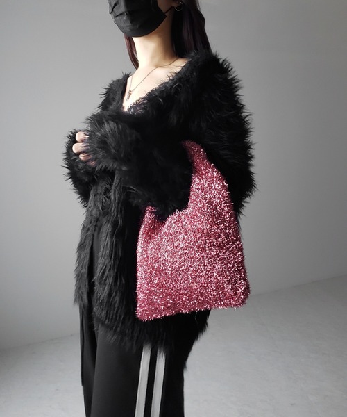 me+em select（ミームセレクト）の「【 ４color 】ラメシャギーニットミニハンドバッグ（ハンドバッグ・レディース・シルバー/ピンク/チャコール/ブラック・FREE）」の14枚目の写真