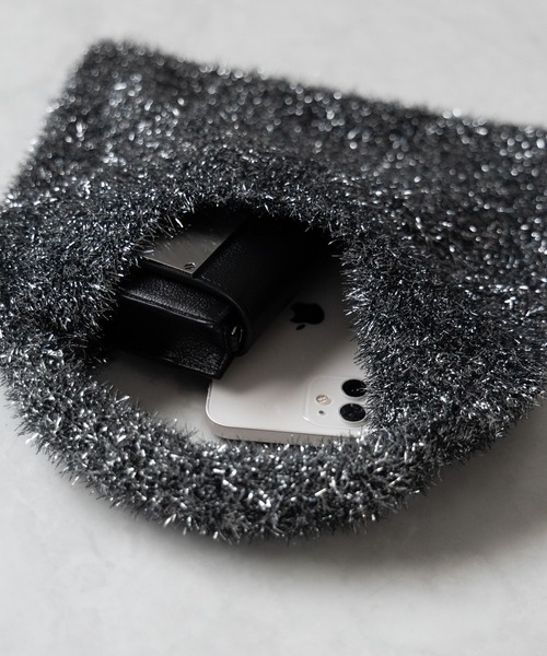 me+em select（ミームセレクト）の「【 ４color 】ラメシャギーニットミニハンドバッグ（ハンドバッグ・レディース・シルバー/ピンク/チャコール/ブラック・FREE）」の7枚目の写真