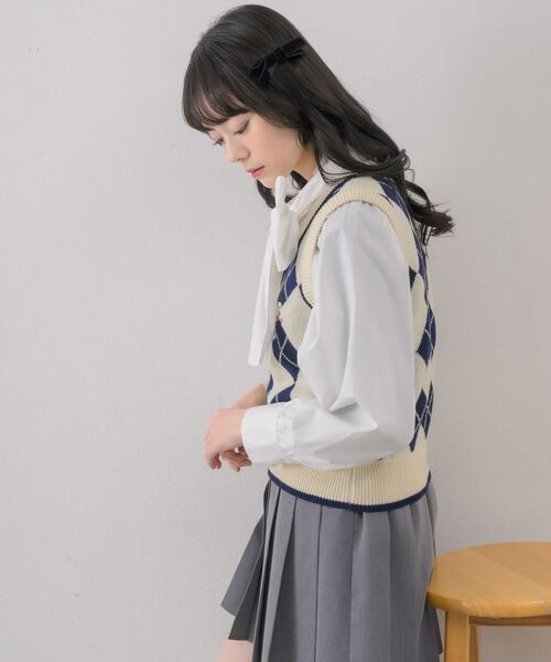 ems excite（エムズエキサイト）の「アーガイルNTベスト（ベスト・レディース・ブルー/ナチュラル/ベージュ・FREE）」の4枚目の写真