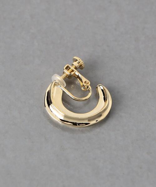 UNITED ARROWS（ユナイテッドアローズ）の「GROOVED フープ イヤリング（イヤリング・レディース・シルバー/ゴールド・FREE）」の6枚目の写真