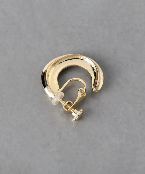 UNITED ARROWS（ユナイテッドアローズ）の「GROOVED フープ イヤリング（イヤリング・レディース・シルバー/ゴールド・FREE）」の5枚目の写真