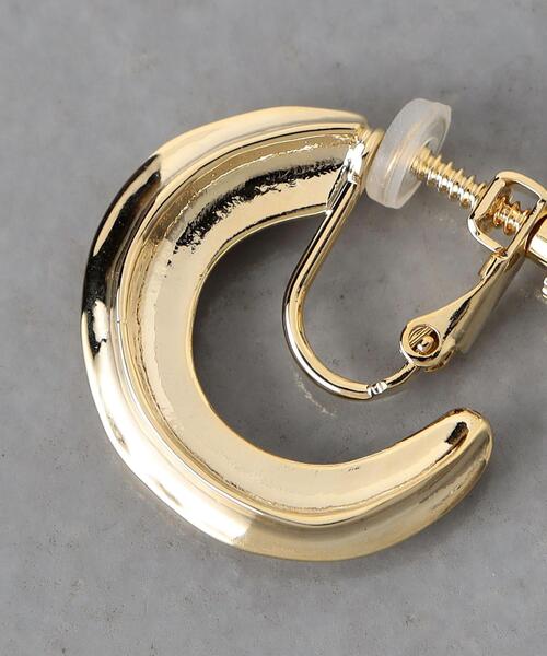 UNITED ARROWS（ユナイテッドアローズ）の「GROOVED フープ イヤリング（イヤリング・レディース・シルバー/ゴールド・FREE）」の4枚目の写真