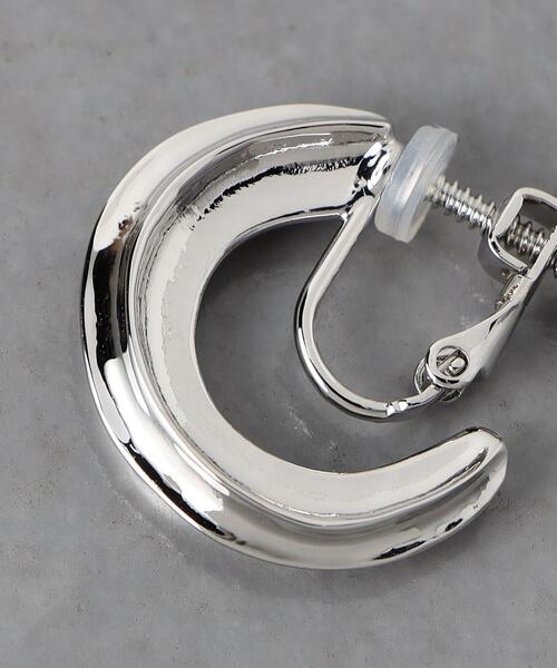 UNITED ARROWS（ユナイテッドアローズ）の「GROOVED フープ イヤリング（イヤリング・レディース・シルバー/ゴールド・FREE）」の3枚目の写真