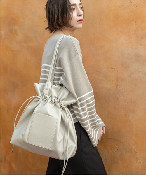 OPAQUE.CLIP(オペークドットクリップ)の「◆【軽量/A4収納可】4color/巾着トートバッグ(トートバッグ・レディース・ベージュ/ブラック/チャコールグレー/ライトグレー/シルバー・00)」の6枚目の写真