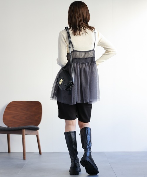 ap retro（アプレトロ）の「シャーリングチュールキャミソール / 夏服（キャミソール・レディース・チャコールグレー/ブラック/オフホワイト/グレイッシュベージュ・FREE）」の19枚目の写真