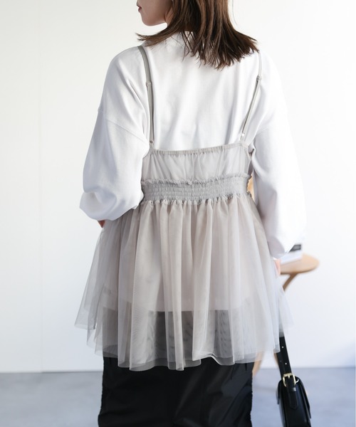 ap retro（アプレトロ）の「シャーリングチュールキャミソール / 夏服（キャミソール・レディース・チャコールグレー/ブラック/オフホワイト/グレイッシュベージュ・FREE）」の13枚目の写真