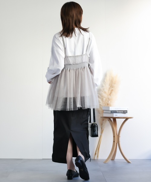 ap retro（アプレトロ）の「シャーリングチュールキャミソール / 夏服（キャミソール・レディース・チャコールグレー/ブラック/オフホワイト/グレイッシュベージュ・FREE）」の7枚目の写真