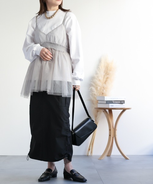 ap retro（アプレトロ）の「シャーリングチュールキャミソール / 夏服（キャミソール・レディース・チャコールグレー/ブラック/オフホワイト/グレイッシュベージュ・FREE）」の5枚目の写真
