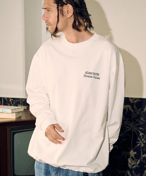 ADAM PATEK(アダムパテック)の「ADAMPATEK/logo embroidery long sleeve/ロゴ刺繍ロングスリーブTシャツ(Tシャツ/カットソー・メンズ・ホワイト/ブラック・2/1)」の2枚目の写真
